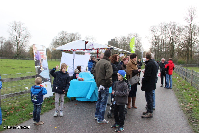 R.Th.B.Vriezen 2013 12 15 9029 Wijkplatform Presikhaaf Kerstmarkt Park Presikhaaf en Winkelcentrum zondag 15 december 2013