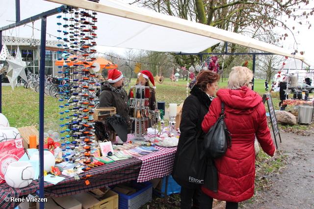 R.Th.B.Vriezen 2013 12 15 9033 Wijkplatform Presikhaaf Kerstmarkt Park Presikhaaf en Winkelcentrum zondag 15 december 2013