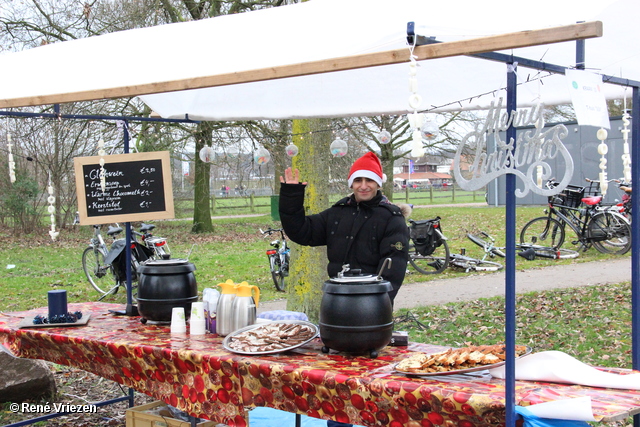 R.Th.B.Vriezen 2013 12 15 9039 Wijkplatform Presikhaaf Kerstmarkt Park Presikhaaf en Winkelcentrum zondag 15 december 2013