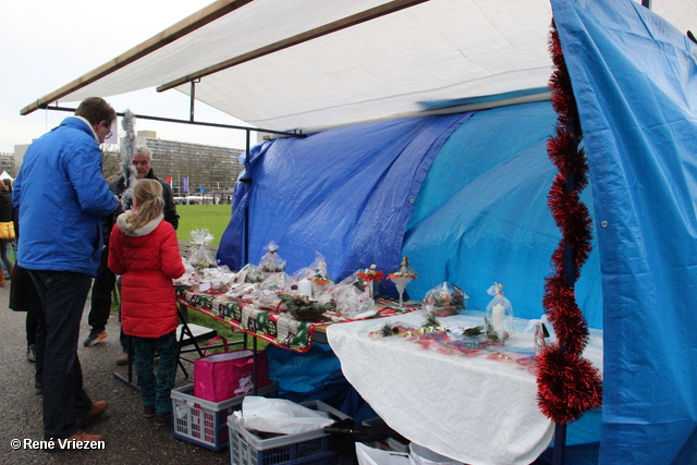 R.Th.B.Vriezen 2013 12 15 9048 Wijkplatform Presikhaaf Kerstmarkt Park Presikhaaf en Winkelcentrum zondag 15 december 2013