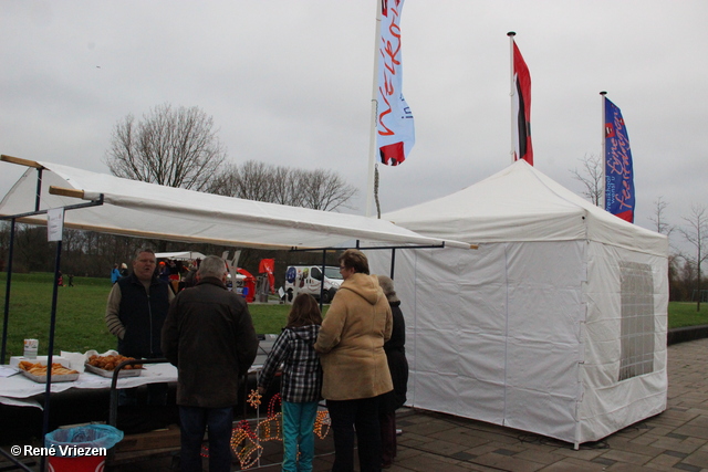 R.Th.B.Vriezen 2013 12 15 9070 Wijkplatform Presikhaaf Kerstmarkt Park Presikhaaf en Winkelcentrum zondag 15 december 2013