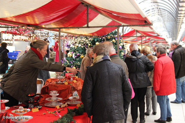 R.Th.B.Vriezen 2013 12 15 9081 Wijkplatform Presikhaaf Kerstmarkt Park Presikhaaf en Winkelcentrum zondag 15 december 2013