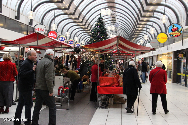 R.Th.B.Vriezen 2013 12 15 9084 Wijkplatform Presikhaaf Kerstmarkt Park Presikhaaf en Winkelcentrum zondag 15 december 2013