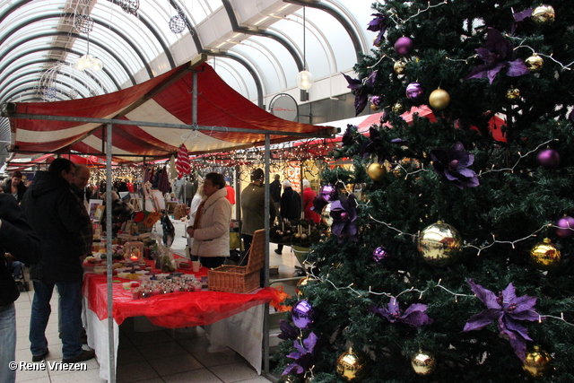 R.Th.B.Vriezen 2013 12 15 9086 Wijkplatform Presikhaaf Kerstmarkt Park Presikhaaf en Winkelcentrum zondag 15 december 2013