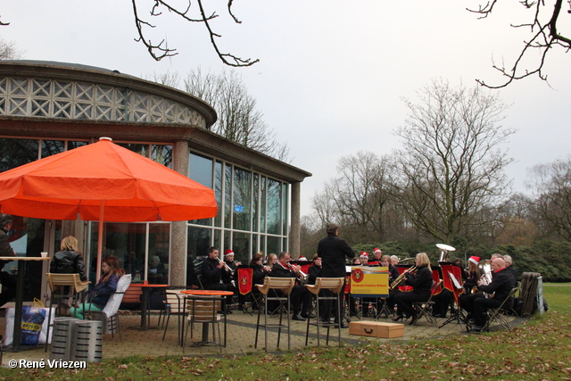 R.Th.B.Vriezen 2013 12 15 9135 Wijkplatform Presikhaaf Kerstmarkt Park Presikhaaf en Winkelcentrum zondag 15 december 2013