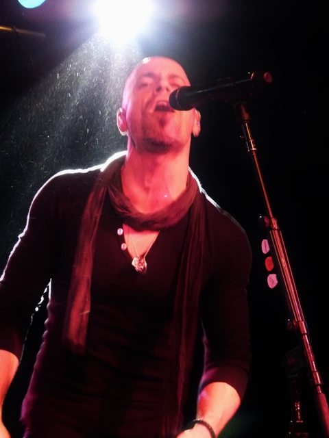 P1270384 Chris Daughtry - Starland - 12-16-2013