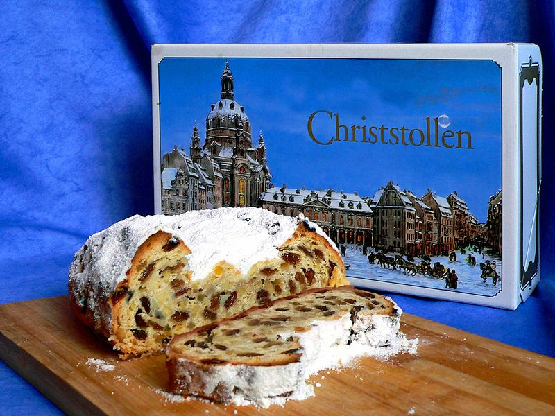 800px-Stollen-Dresdner Christstollen - 