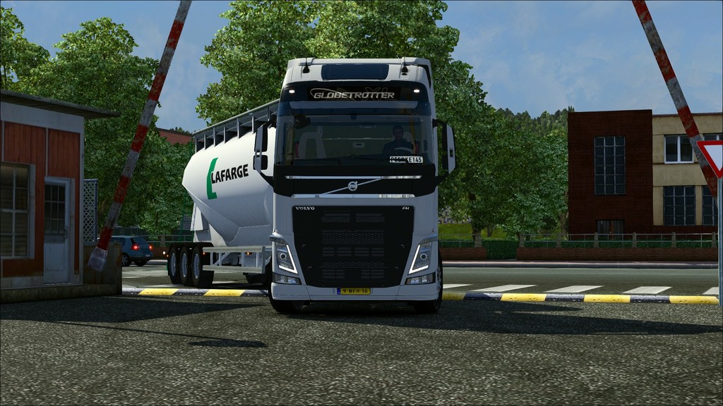 eurotrucks2.exe DX9 20140216 140616 - 