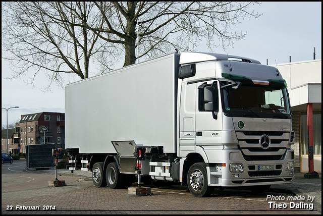 XL video - Hamburg (D)  OD XL 255 Mercedes 2014