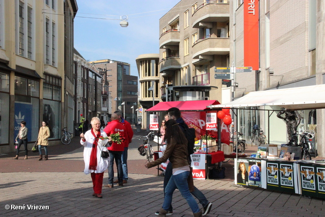 R.Th.B.Vriezen 2014 03 08 0873 PvdA Arnhem Kraam Land van de Markt Binnenstad Arnhem zaterdag 8 maart 2014