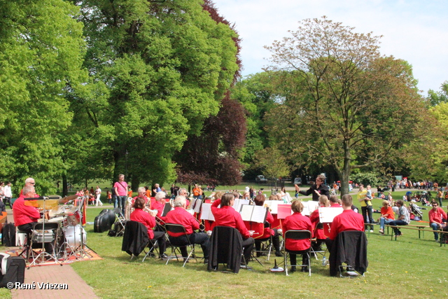 R.Th.B.Vriezen 2014 04 26 2470 Arnhems Fanfare Orkest Koningsdag Concert WitteVilla Sonsbeek zaterdag 26 april 2014