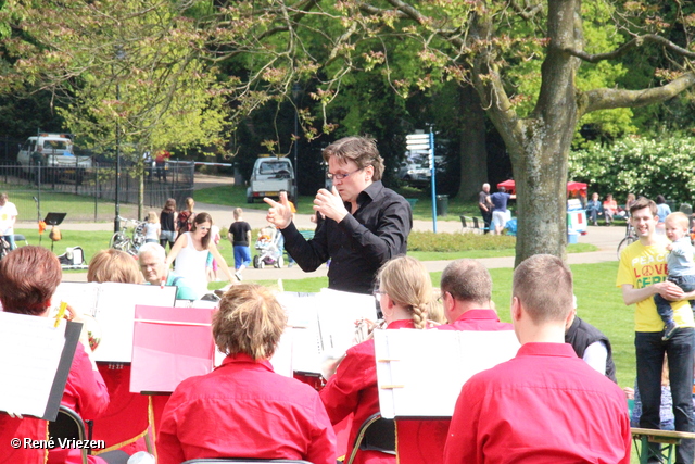 R.Th.B.Vriezen 2014 04 26 2471 Arnhems Fanfare Orkest Koningsdag Concert WitteVilla Sonsbeek zaterdag 26 april 2014