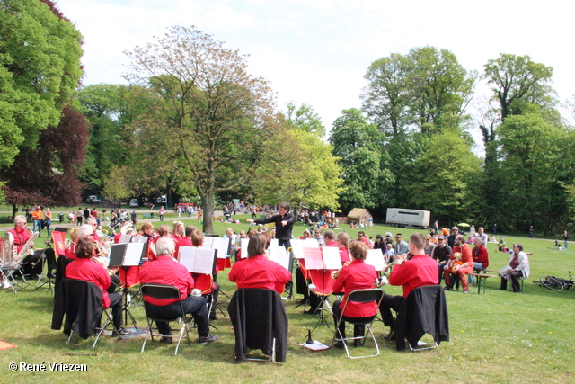 R.Th.B.Vriezen 2014 04 26 2476 Arnhems Fanfare Orkest Koningsdag Concert WitteVilla Sonsbeek zaterdag 26 april 2014