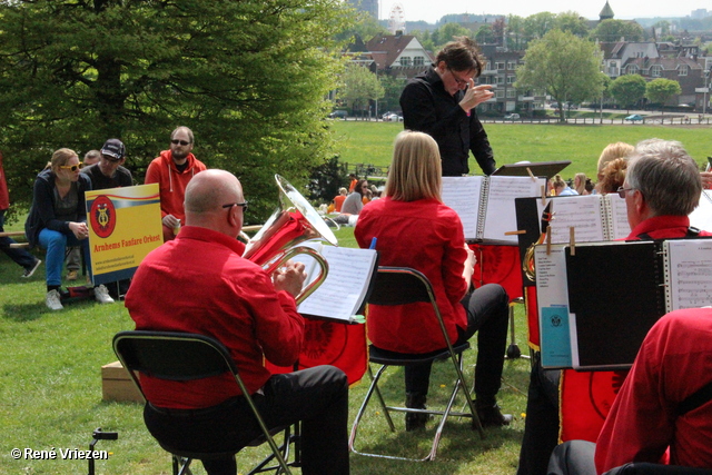 R.Th.B.Vriezen 2014 04 26 2555 Arnhems Fanfare Orkest Koningsdag Concert WitteVilla Sonsbeek zaterdag 26 april 2014