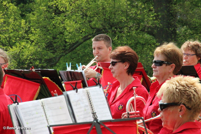 R.Th.B.Vriezen 2014 04 26 2556 Arnhems Fanfare Orkest Koningsdag Concert WitteVilla Sonsbeek zaterdag 26 april 2014