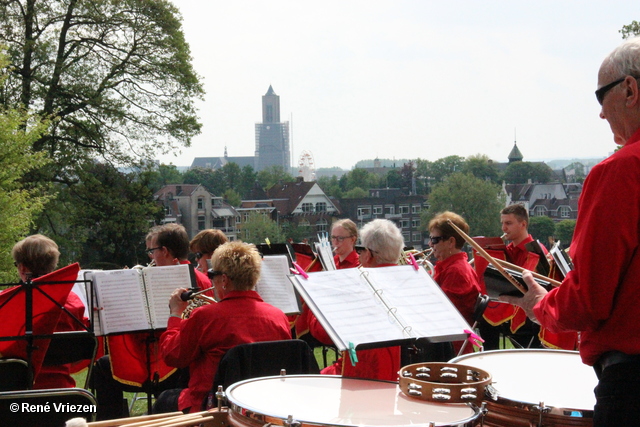 R.Th.B.Vriezen 2014 04 26 2615 Arnhems Fanfare Orkest Koningsdag Concert WitteVilla Sonsbeek zaterdag 26 april 2014