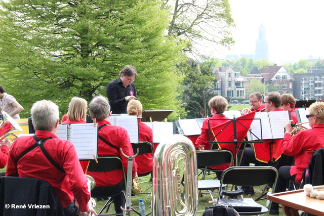 R.Th.B.Vriezen 2014 04 26 2619 Arnhems Fanfare Orkest Koningsdag Concert WitteVilla Sonsbeek zaterdag 26 april 2014