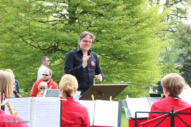 R.Th.B.Vriezen 2014 04 26 2627 Arnhems Fanfare Orkest Koningsdag Concert WitteVilla Sonsbeek zaterdag 26 april 2014