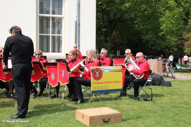 R.Th.B.Vriezen 2014 04 26 2634 Arnhems Fanfare Orkest Koningsdag Concert WitteVilla Sonsbeek zaterdag 26 april 2014