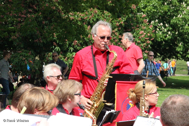 R.Th.B.Vriezen 2014 04 26 2672 Arnhems Fanfare Orkest Koningsdag Concert WitteVilla Sonsbeek zaterdag 26 april 2014