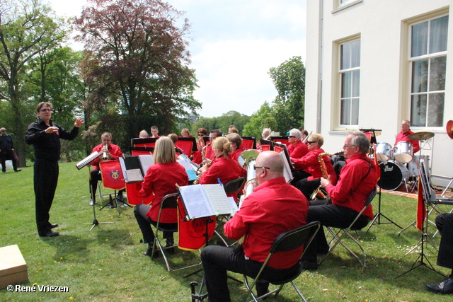 R.Th.B.Vriezen 2014 04 26 2733 Arnhems Fanfare Orkest Koningsdag Concert WitteVilla Sonsbeek zaterdag 26 april 2014