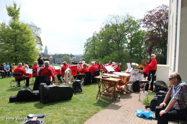 R.Th.B.Vriezen 2014 04 26 2739 Arnhems Fanfare Orkest Koningsdag Concert WitteVilla Sonsbeek zaterdag 26 april 2014