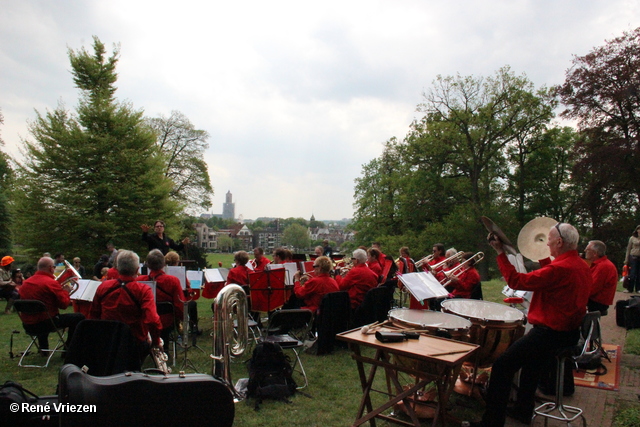 R.Th.B.Vriezen 2014 04 26 2766 Arnhems Fanfare Orkest Koningsdag Concert WitteVilla Sonsbeek zaterdag 26 april 2014