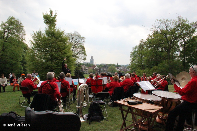 R.Th.B.Vriezen 2014 04 26 2789 Arnhems Fanfare Orkest Koningsdag Concert WitteVilla Sonsbeek zaterdag 26 april 2014