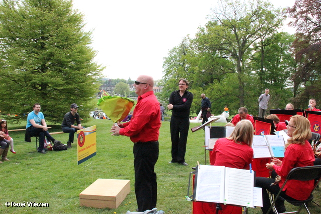 R.Th.B.Vriezen 2014 04 26 2806 Arnhems Fanfare Orkest Koningsdag Concert WitteVilla Sonsbeek zaterdag 26 april 2014