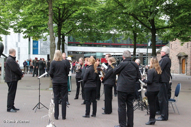 R.Th.B.Vriezen 2014 05 04 3001 Arnhems Fanfare Orkest Dodenherdenking bij Grote kerk Arnhem zondag 4 mei 2014