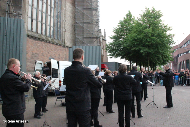 R.Th.B.Vriezen 2014 05 04 3037 Arnhems Fanfare Orkest Dodenherdenking bij Grote kerk Arnhem zondag 4 mei 2014