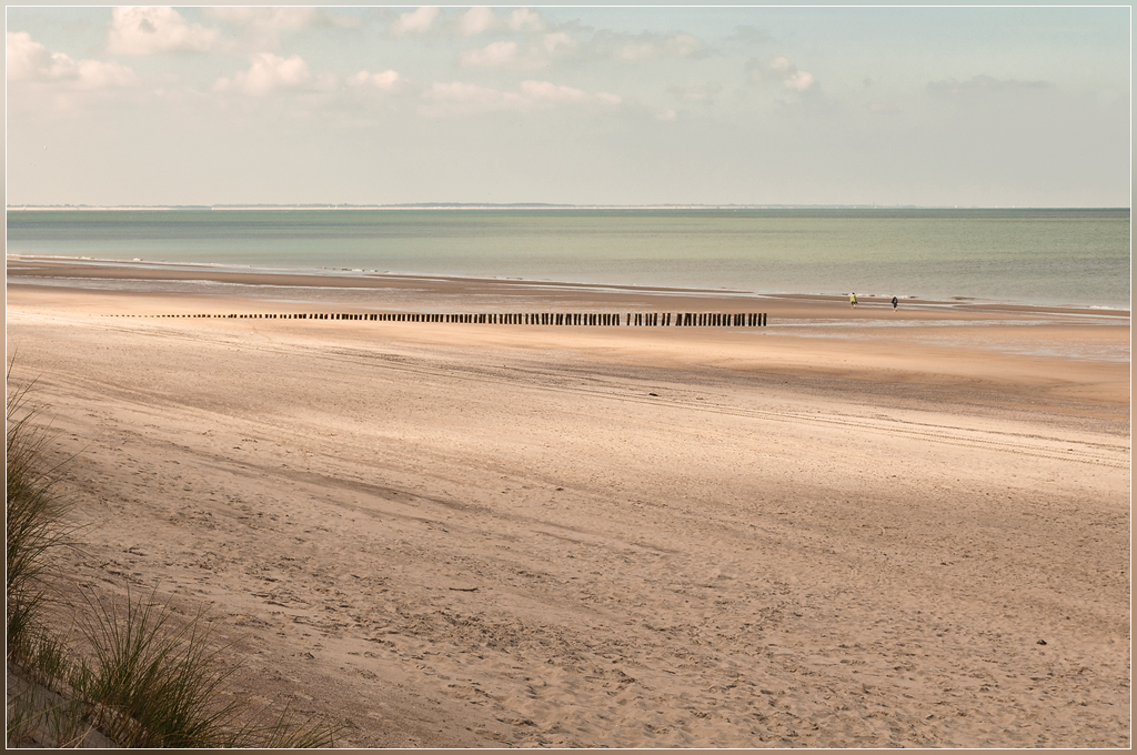 DSC 7319 Aan het strand stil (en bijna) verlaten-2 - 