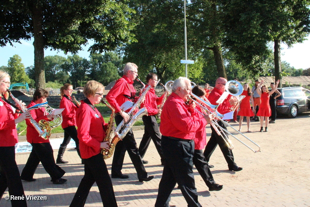 R.Th.B.Vriezen 2014 06 06 3515 Arnhems Fanfare Orkest Chuck-A-Luck Een kunstwerk voor Presikhaaf vrijdag 6 juni 2014