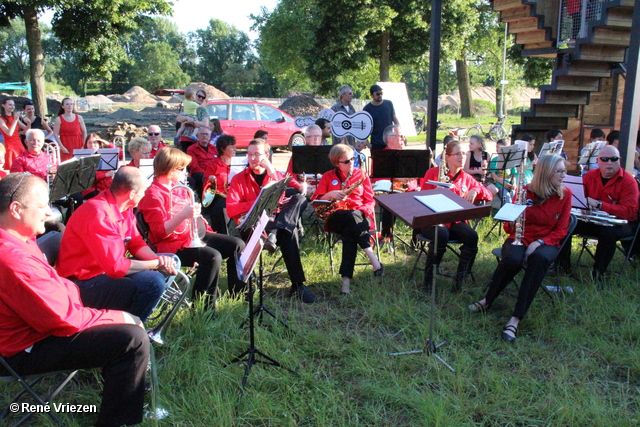 R.Th.B.Vriezen 2014 06 06 3583 Arnhems Fanfare Orkest Chuck-A-Luck Een kunstwerk voor Presikhaaf vrijdag 6 juni 2014