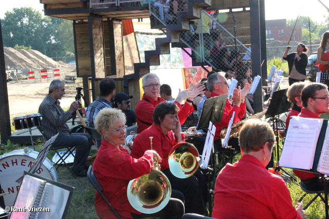 R.Th.B.Vriezen 2014 06 06 3584 Arnhems Fanfare Orkest Chuck-A-Luck Een kunstwerk voor Presikhaaf vrijdag 6 juni 2014