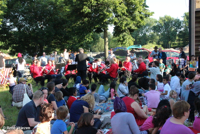 R.Th.B.Vriezen 2014 06 06 3603 Arnhems Fanfare Orkest Chuck-A-Luck Een kunstwerk voor Presikhaaf vrijdag 6 juni 2014