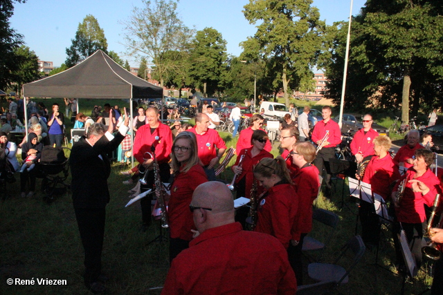 R.Th.B.Vriezen 2014 06 06 3634 Arnhems Fanfare Orkest Chuck-A-Luck Een kunstwerk voor Presikhaaf vrijdag 6 juni 2014