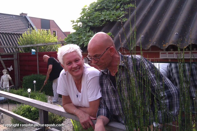 Hans en Riet op bezoek 21-06-14 (14) In de tuin 2013