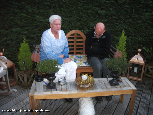 Hans en Riet op bezoek 21-06-14 (25) In de tuin 2013