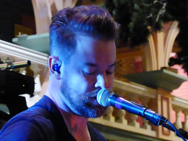 P1250838 David Cook - Atlantic City 07-19-2014