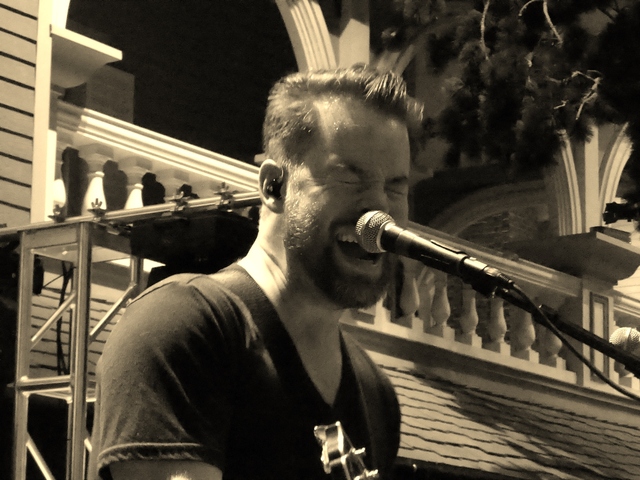 P1250891 David Cook - Atlantic City 07-19-2014