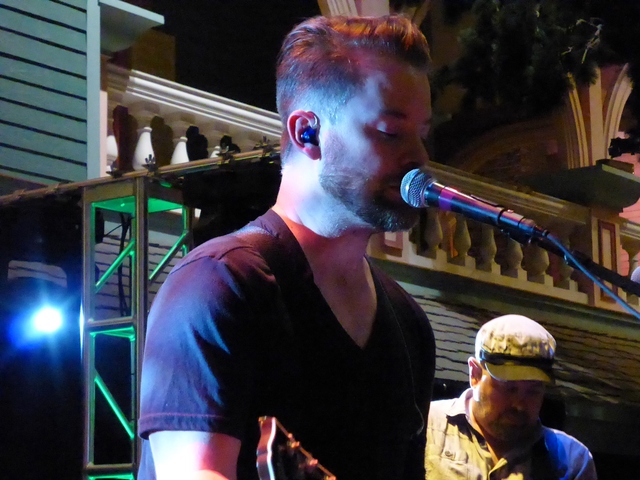 P1250913 David Cook - Atlantic City 07-19-2014