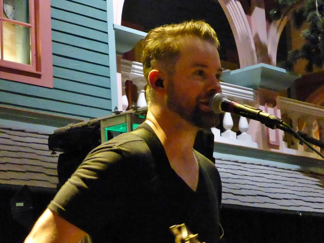 P1250945 David Cook - Atlantic City 07-19-2014