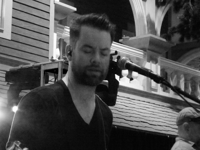 P1250955 David Cook - Atlantic City 07-19-2014