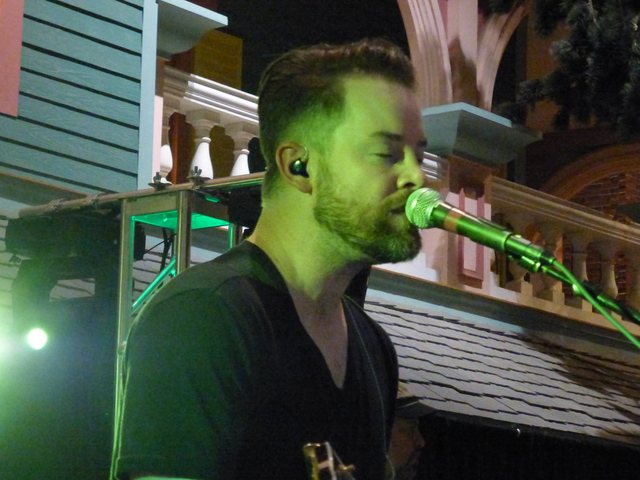 P1250976 David Cook - Atlantic City 07-19-2014