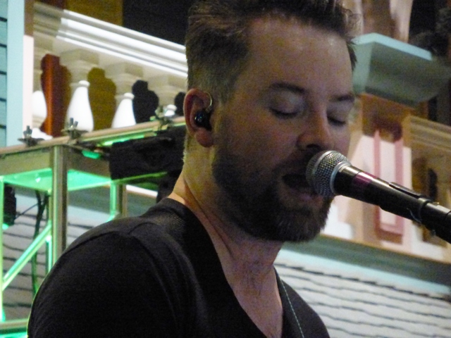 P1260009 David Cook - Atlantic City 07-19-2014