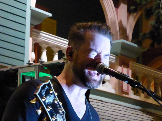 P1260062 David Cook - Atlantic City 07-19-2014