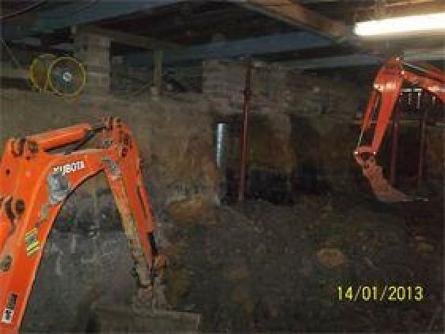 5075540 srcset-large Ads Mini Excavators