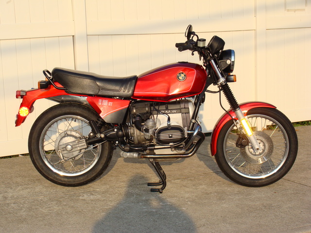 6207868 '84 R80ST, Red, Dual Corbin, Chrome Rack 0 SOLD.....6207868 1984 BMW R80ST, Red. 34,500 miles. Just finished deep service / rebuild & new tires, etc.