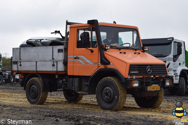 DSC 0318-BorderMaker - Truck in the Koel 2014
